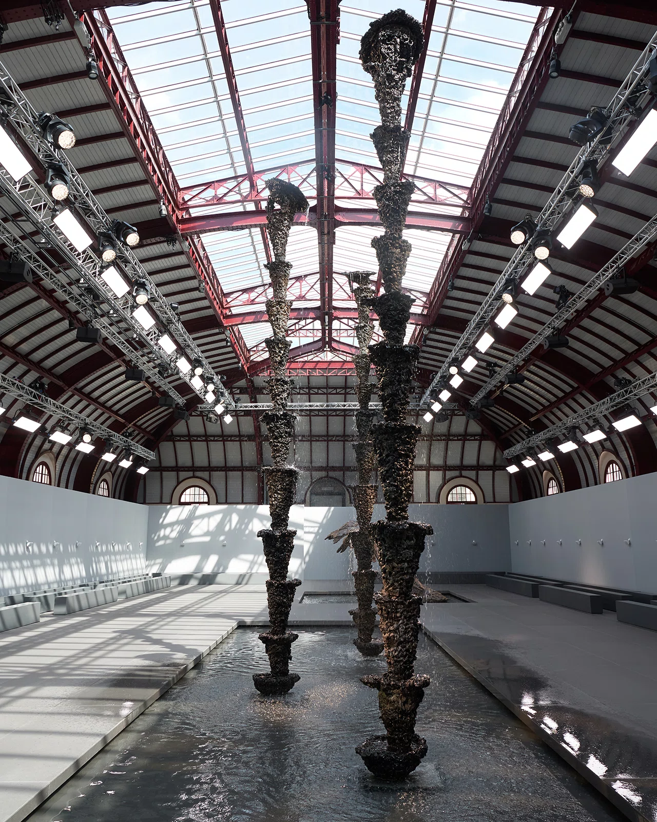 LOEWE_SS24_MW_SHOW_SPACE_REVEAL_RGB_CROPPED_1280x1600_03